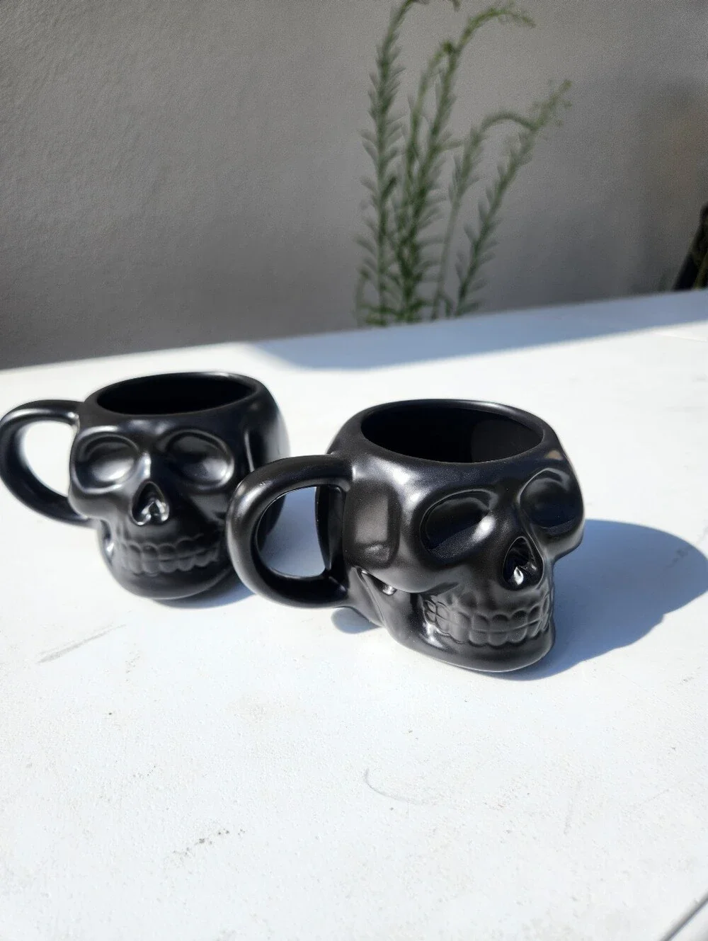 NEW Skull Mug Set of 2 Coffee Mugs Dia De Los Muertos Skulls Halloween Stoneware